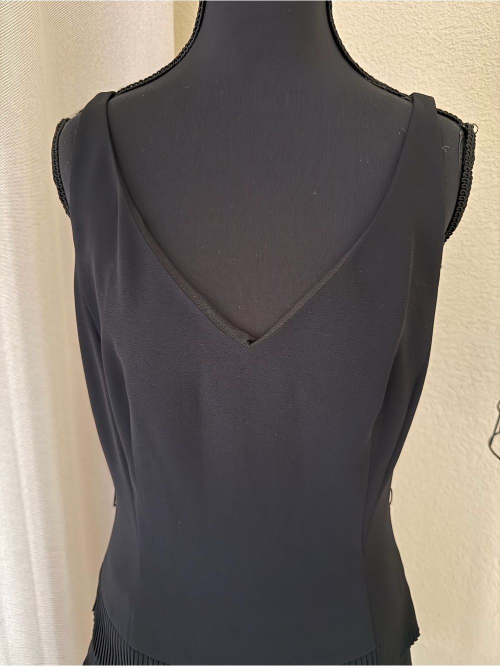 Escada Black Pleated Tiered Midi Dress Sleeveless V Neck EU 36 US 6 Luxury - Picture 3 of 9